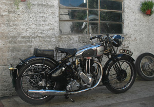 Gustavo's 1939 Norton, he restored it for the 