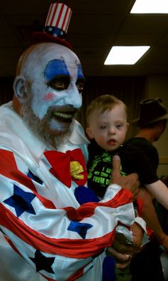 Sid Haig as Capt. Spaulding with little Viktor after Sid did a vow ...