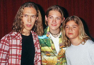 ... vanished into thin crappy music air, the Hanson brothers are back
