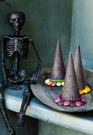 ... .com/food/candy_filled_witches_hats.php#.UjNLtAzv1sE.facebook