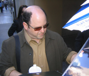 File:Jason Alexander signingautographs.PNG