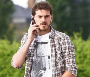 Iker Casillas enfurece e insulta a un 'aficionado' en Instagram FOTO