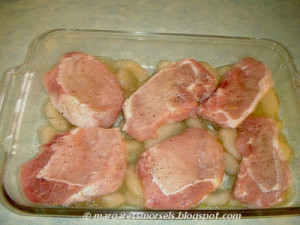 PORK+CHOPS+&+APPLES+Pork+Chops+&+Apples+in+Pyrex+Pan+C.JPG