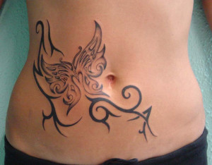 Buenos Diseños de Tatuajes de Enredadoras para el Abdomen