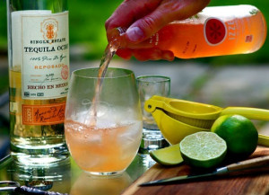 The refreshing Paloma: tequila, lime, grapefruit soda. Photo by Donna ...