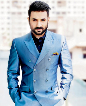 Vir Das gets suited and booted for his next film