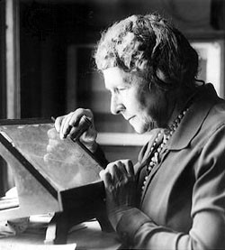 Astronomer Annie Cannon classified well over 300,000 stars in her ...