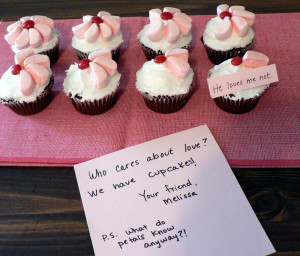 How To: He Loves Me! He Loves Me Not. Cupcakes