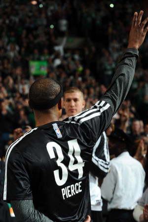 Kevin Garnett, Paul Pierce make emotional return to Boston in Nets win ...
