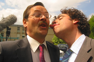 Green Wing. Image shows from L to R: Alan Statham (Mark Heap), Guy ...