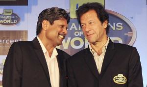 Kapil Dev and Imran Khan have a word at a promotional event in Mumbai