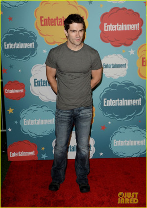 Richard Madden Shirtless Kit harington richard madden