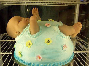 Bastante raro y extraño este pastel, para anunciar que nacerá una ...