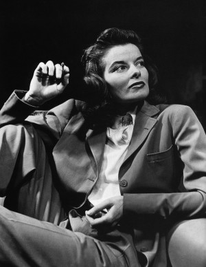 1940s_pants_woman_actress_Hepburn_Katharine_1940-7LGEX.jpg