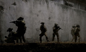 Navy Seals outside Bin Laden's compound in Zero Dark Thirty ...