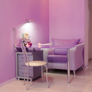 10 Things Every Nail Tech Should Have At Their Table