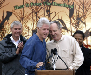 the fray Former President Bill Clinton greeted U S Sen Tom Harkin