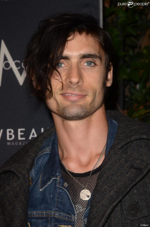 Tyler Ritter Parenthood Tyson ritter au gala gen art's