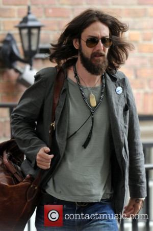 ... other singer guy Chris Robinson..He wasn't much of a looker either