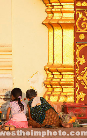 ... relatives;-related;-relations;-old;-elder;-elderly;-mature;-senior