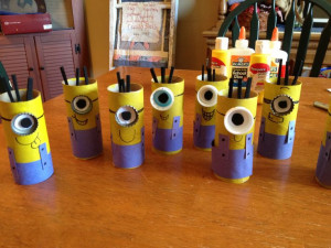 DIY Easy Minion Craft! Super cheap and very easy! -toilet paper rolls ...