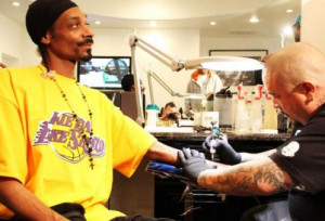 Snoop Dogg Gets Nate Dogg Tribute Tattoo