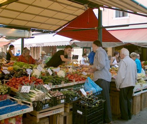 Market From Wholesale Fruit