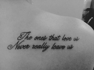 ... la espalda de una joven: The one that love us never really leave us