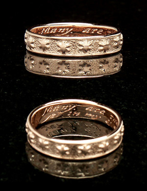 unique-wedding-rings-posey-rings-br027r-rgnan.jpg