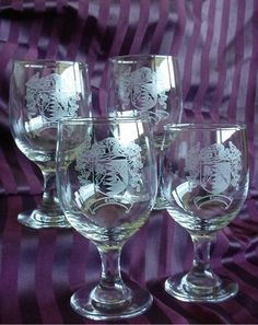 Family Crest Wine Glasses / Coat of Arms Wine Glasses SET of FOUR ...
