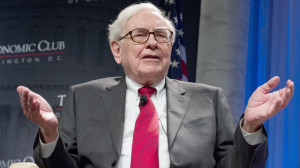 PHOTO: Billionaire Warren Buffett, speaks during a conversation with ...