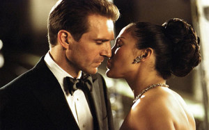 ... > RALPH FIENNES SECRETLY BUYING UP ALL COPIES OF MAID IN MANHATTAN