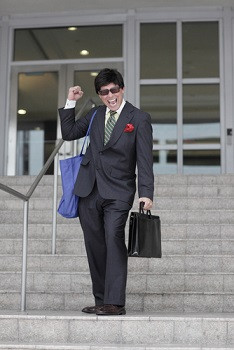 Should Your Business Celebrate Leave the Office Early Day?