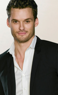 Main Article : Julian Baker