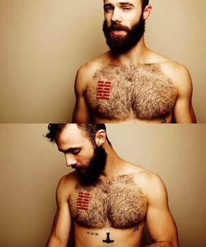 tatouage homme pectoraux : 15 modèles de tatouage pectoraux masculins