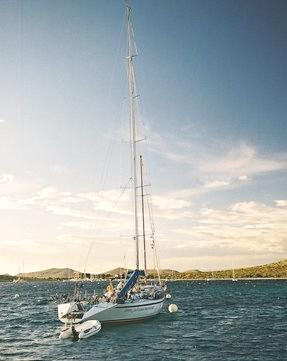 yacht_offshore_racing_sailboat.jpg