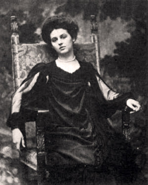 Renée Vivien in 1902