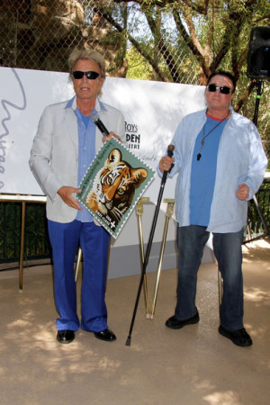 Roy Horn - Siegfried Fischbacher and Roy Horn Present a Stamp