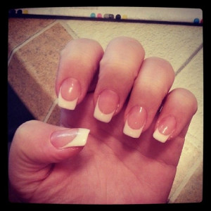 French tip manicure