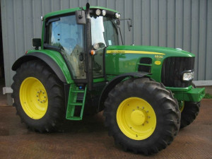 John Deere 6830