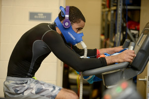 Photos: Lamont Peterson Putting in Work For Matthysse