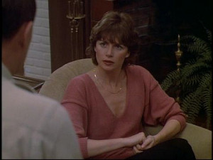 Dr. Karen Harmon (Marcia Strassman)