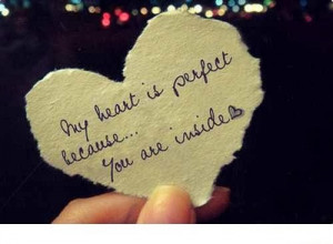 Terus, 1 kali dia nyanyi untuk saya.Lagu pertama, bagus, berjalan ...