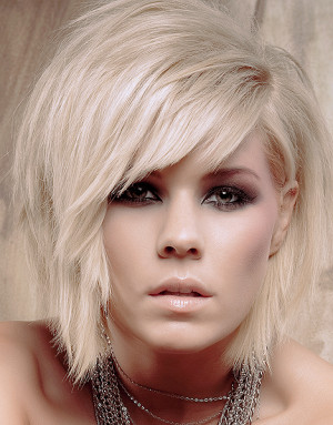 Kimberly+Caldwell+Side+Fringe+Hairstyle.png (469×600)