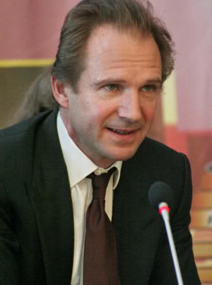 ... Ralph Fiennes Is Dating Aristocrat Model Lady Amanda Harlech picture