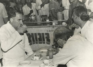 Rajiv Gandhi enjoys a cup of tea during his Gujarat visit, 1990