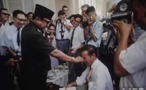 Foto foto Langka Presiden Soekarno yang Full Colour - hidung.jpg