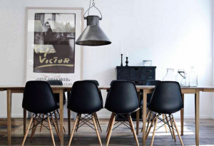 svart Eames o matbord av trädDining Room, Eames Chairs, Dining Chairs ...