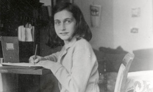 Anne-Frank-April-1941-006.jpg