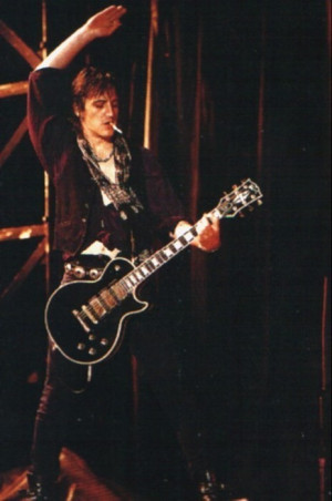 Izzy-izzy-stradlin-17296584-464-700.jpg